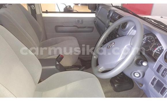 Acheter Occasion Voiture Toyota Land Cruiser Blanc à Bulawayo, Bulawayo Acheter Occasion Voiture Toyota Land Cruiser Blanc à Bulawayo, Bulawayo