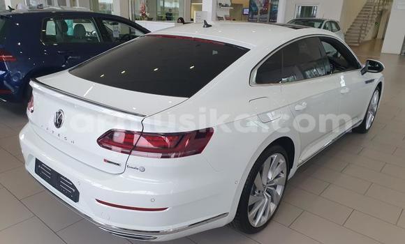 Acheter Occasion Voiture Volkswagen Arteon Blanc à Beitbridge, Matabeleland South Acheter Occasion Voiture Volkswagen Arteon Blanc à Beitbridge, Matabeleland South