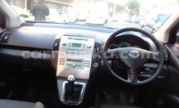Nunua Ilio tumika Toyota Corolla Verso Nyekundu Gari ndani ya Bulawayo nchini Bulawayo Nunua Ilio tumika Toyota Corolla Verso Nyekundu Gari ndani ya Bulawayo nchini Bulawayo