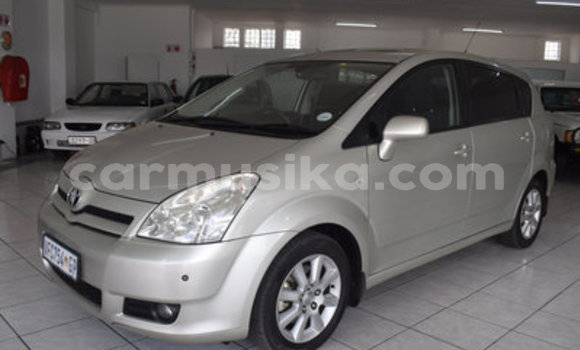 Acheter Occasion Voiture Toyota Corolla Verso Gris à Bulawayo, Bulawayo Acheter Occasion Voiture Toyota Corolla Verso Gris à Bulawayo, Bulawayo