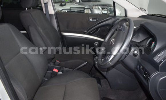 Acheter Occasion Voiture Toyota Corolla Verso Gris à Bulawayo, Bulawayo Acheter Occasion Voiture Toyota Corolla Verso Gris à Bulawayo, Bulawayo