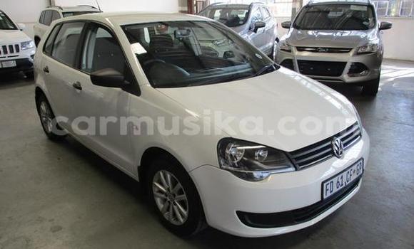 Nunua Ilio tumika Volkswagen Polo Nyeupe Gari ndani ya Beitbridge nchini Matabeleland Kusini Nunua Ilio tumika Volkswagen Polo Nyeupe Gari ndani ya Beitbridge nchini Matabeleland Kusini