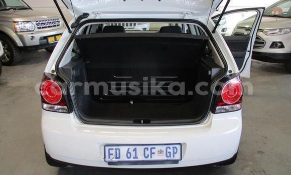 Nunua Ilio tumika Volkswagen Polo Nyeupe Gari ndani ya Beitbridge nchini Matabeleland Kusini Nunua Ilio tumika Volkswagen Polo Nyeupe Gari ndani ya Beitbridge nchini Matabeleland Kusini