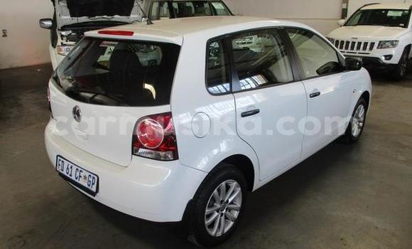 Nunua Ilio tumika Volkswagen Polo Nyeupe Gari ndani ya Beitbridge nchini Matabeleland Kusini Nunua Ilio tumika Volkswagen Polo Nyeupe Gari ndani ya Beitbridge nchini Matabeleland Kusini