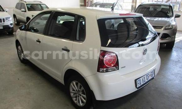 Nunua Ilio tumika Volkswagen Polo Nyeupe Gari ndani ya Beitbridge nchini Matabeleland Kusini Nunua Ilio tumika Volkswagen Polo Nyeupe Gari ndani ya Beitbridge nchini Matabeleland Kusini