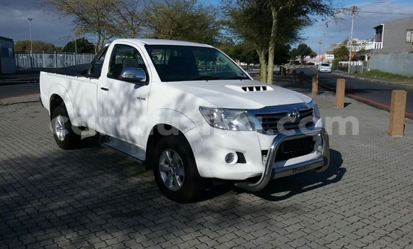 Tenga Tsaru Toyota Hilux Chena Mota in Beitbridge in Matabeleland South Tenga Tsaru Toyota Hilux Chena Mota in Beitbridge in Matabeleland South