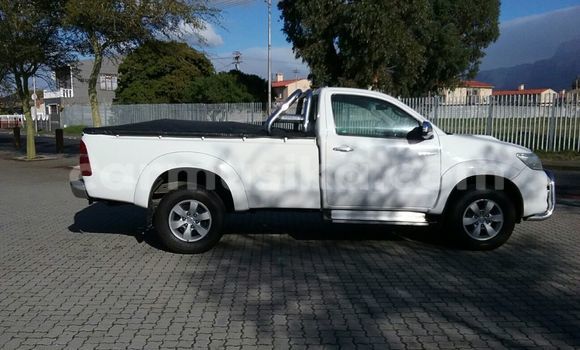 Tenga Tsaru Toyota Hilux Chena Mota in Beitbridge in Matabeleland South Tenga Tsaru Toyota Hilux Chena Mota in Beitbridge in Matabeleland South
