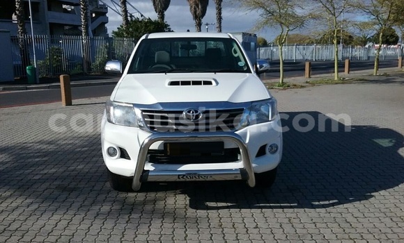 Tenga Tsaru Toyota Hilux Chena Mota in Beitbridge in Matabeleland South Tenga Tsaru Toyota Hilux Chena Mota in Beitbridge in Matabeleland South