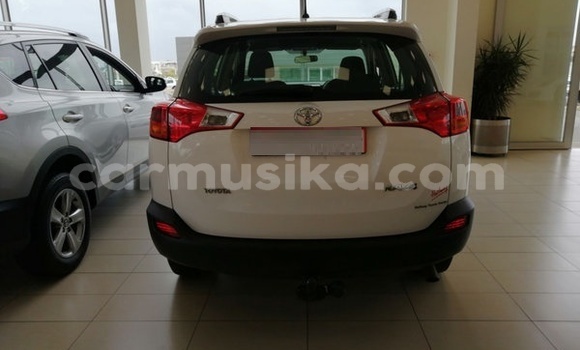 Acheter Occasion Voiture Toyota RAV4 Blanc à Beitbridge, Matabeleland South Acheter Occasion Voiture Toyota RAV4 Blanc à Beitbridge, Matabeleland South