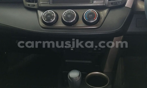 Acheter Occasion Voiture Toyota RAV4 Blanc à Beitbridge, Matabeleland South Acheter Occasion Voiture Toyota RAV4 Blanc à Beitbridge, Matabeleland South