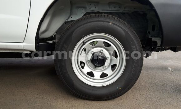 Acheter Occasion Voiture Nissan Hardbody Blanc à Chinhoyi, Mashonaland West Acheter Occasion Voiture Nissan Hardbody Blanc à Chinhoyi, Mashonaland West