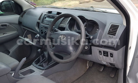 Acheter Occasion Voiture Toyota Hilux Blanc à Bulawayo, Bulawayo Acheter Occasion Voiture Toyota Hilux Blanc à Bulawayo, Bulawayo