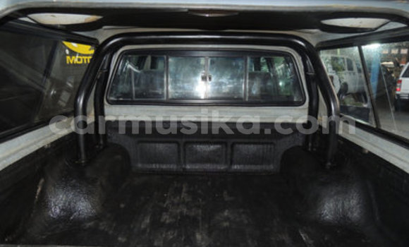 Nunua Ilio tumika Toyota Hilux Nyingine Gari ndani ya Bulawayo nchini Bulawayo Nunua Ilio tumika Toyota Hilux Nyingine Gari ndani ya Bulawayo nchini Bulawayo