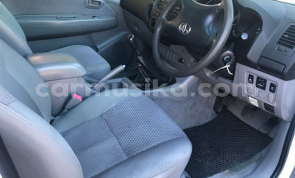 Acheter Occasion Voiture Toyota Hilux Blanc à Bulawayo, Bulawayo Acheter Occasion Voiture Toyota Hilux Blanc à Bulawayo, Bulawayo