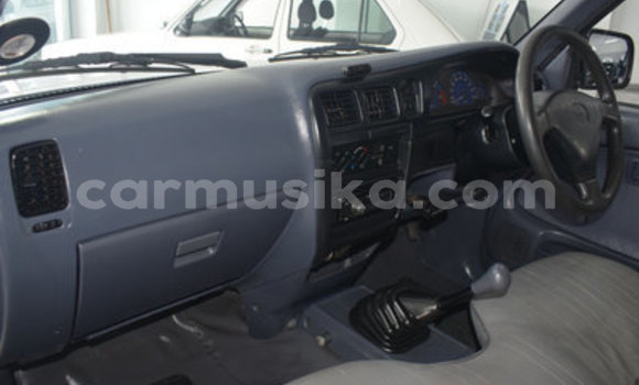 Acheter Occasion Voiture Toyota Hilux Blanc à Bulawayo, Bulawayo Acheter Occasion Voiture Toyota Hilux Blanc à Bulawayo, Bulawayo