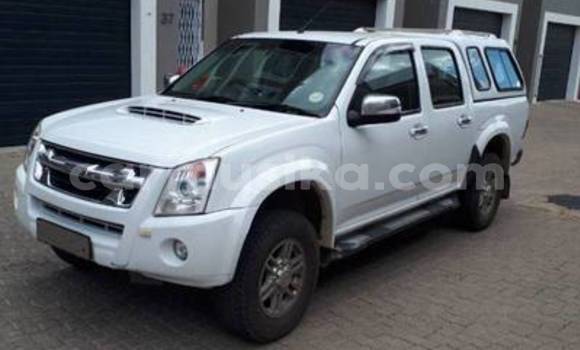 Acheter Occasion Voiture Isuzu KB Blanc à Bulawayo, Bulawayo Acheter Occasion Voiture Isuzu KB Blanc à Bulawayo, Bulawayo