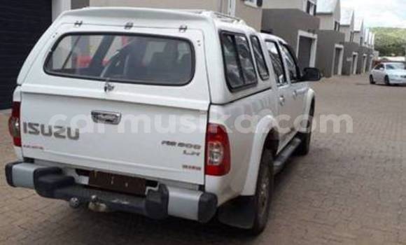 Acheter Occasion Voiture Isuzu KB Blanc à Bulawayo, Bulawayo Acheter Occasion Voiture Isuzu KB Blanc à Bulawayo, Bulawayo