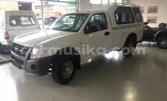 Acheter Occasion Voiture Isuzu KB Blanc à Bulawayo, Bulawayo Acheter Occasion Voiture Isuzu KB Blanc à Bulawayo, Bulawayo