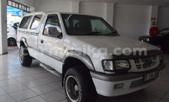 Acheter Occasion Voiture Isuzu KB Blanc à Bulawayo, Bulawayo Acheter Occasion Voiture Isuzu KB Blanc à Bulawayo, Bulawayo