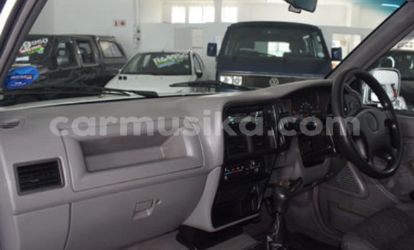 Acheter Occasion Voiture Isuzu KB Blanc à Bulawayo, Bulawayo Acheter Occasion Voiture Isuzu KB Blanc à Bulawayo, Bulawayo