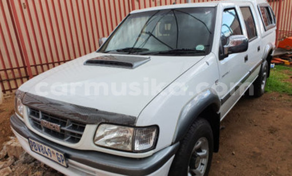 Acheter Occasion Voiture Isuzu KB Blanc à Bulawayo, Bulawayo Acheter Occasion Voiture Isuzu KB Blanc à Bulawayo, Bulawayo