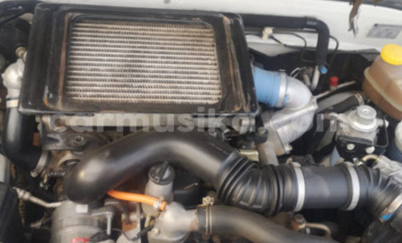 Acheter Occasion Voiture Isuzu KB Blanc à Bulawayo, Bulawayo Acheter Occasion Voiture Isuzu KB Blanc à Bulawayo, Bulawayo