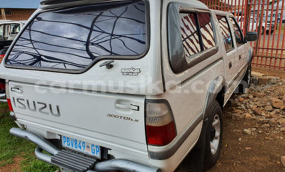 Acheter Occasion Voiture Isuzu KB Blanc à Bulawayo, Bulawayo Acheter Occasion Voiture Isuzu KB Blanc à Bulawayo, Bulawayo
