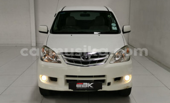 Acheter Occasion Voiture Toyota Avanza Blanc à Bulawayo, Bulawayo Acheter Occasion Voiture Toyota Avanza Blanc à Bulawayo, Bulawayo