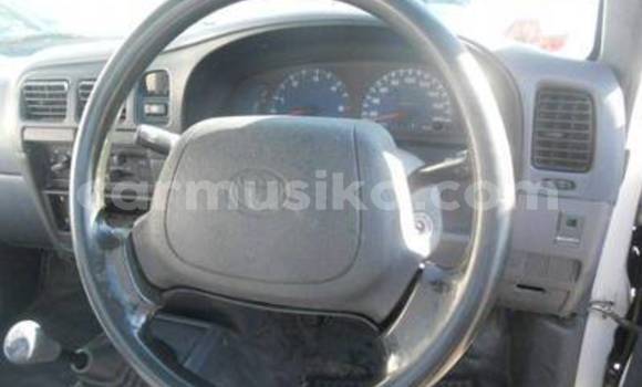 Acheter Occasion Voiture Toyota Hilux Blanc à Bulawayo, Bulawayo Acheter Occasion Voiture Toyota Hilux Blanc à Bulawayo, Bulawayo