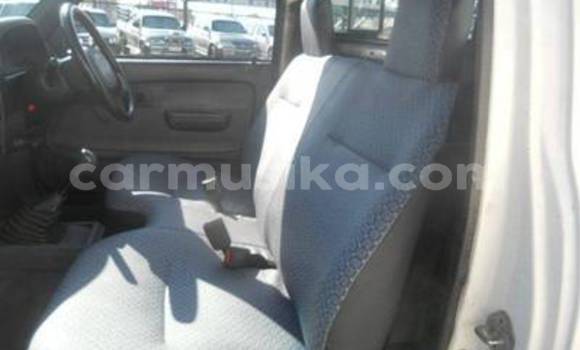 Acheter Occasion Voiture Toyota Hilux Blanc à Bulawayo, Bulawayo Acheter Occasion Voiture Toyota Hilux Blanc à Bulawayo, Bulawayo