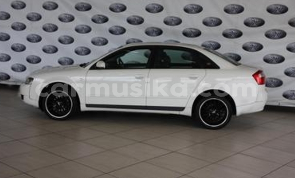 Acheter Occasion Voiture Audi A4 Blanc à Bulawayo, Bulawayo Acheter Occasion Voiture Audi A4 Blanc à Bulawayo, Bulawayo