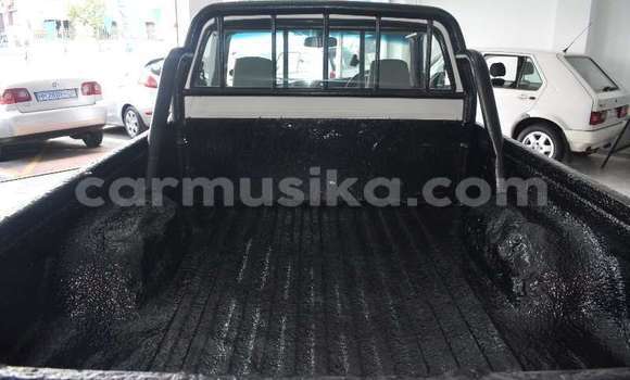 Nunua Ilio tumika Toyota Hilux Nyeupe Gari ndani ya Beitbridge nchini Matabeleland Kusini Nunua Ilio tumika Toyota Hilux Nyeupe Gari ndani ya Beitbridge nchini Matabeleland Kusini