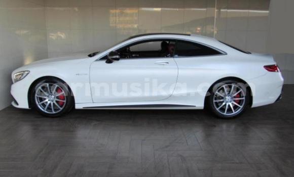 Nunua Ilio tumika Mercedes‒Benz S-klasse AMG Nyeupe Gari ndani ya Beitbridge nchini Matabeleland Kusini Nunua Ilio tumika Mercedes‒Benz S-klasse AMG Nyeupe Gari ndani ya Beitbridge nchini Matabeleland Kusini