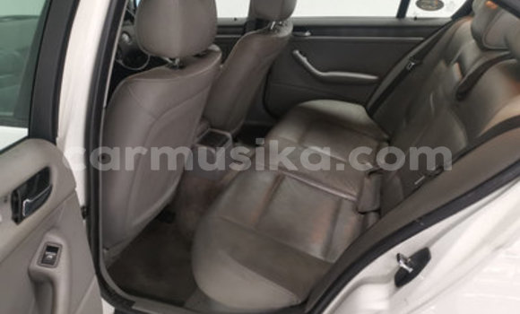 Acheter Occasion Voiture BMW 3–Series Blanc à Bulawayo, Bulawayo Acheter Occasion Voiture BMW 3–Series Blanc à Bulawayo, Bulawayo