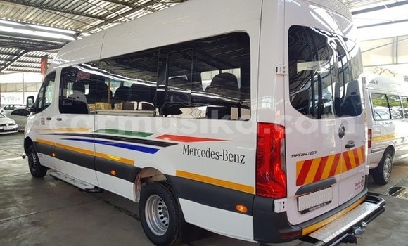 Acheter Occasion Utilitaire Mercedes‒Benz Sprinter Blanc à Beitbridge, Matabeleland South Acheter Occasion Utilitaire Mercedes‒Benz Sprinter Blanc à Beitbridge, Matabeleland South