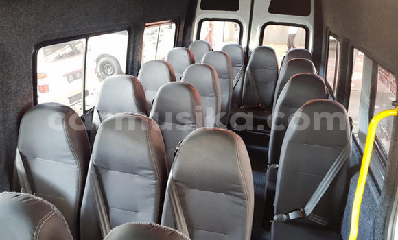 Acheter Occasion Utilitaire Mercedes‒Benz Sprinter Blanc à Beitbridge, Matabeleland South Acheter Occasion Utilitaire Mercedes‒Benz Sprinter Blanc à Beitbridge, Matabeleland South