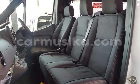 Acheter Occasion Utilitaire Mercedes‒Benz Sprinter Blanc à Beitbridge, Matabeleland South Acheter Occasion Utilitaire Mercedes‒Benz Sprinter Blanc à Beitbridge, Matabeleland South