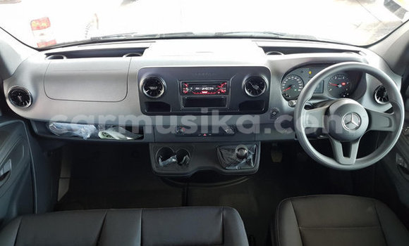 Acheter Occasion Utilitaire Mercedes‒Benz Sprinter Blanc à Beitbridge, Matabeleland South Acheter Occasion Utilitaire Mercedes‒Benz Sprinter Blanc à Beitbridge, Matabeleland South