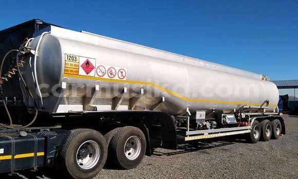 Nunua Ilio tumika DAF CF Nyingine Lori ndani ya Beitbridge nchini Matabeleland Kusini Nunua Ilio tumika DAF CF Nyingine Lori ndani ya Beitbridge nchini Matabeleland Kusini