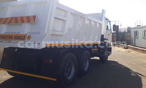 Buy Used Nissan UD White Truck in Beitbridge in Matabeleland South Buy Used Nissan UD White Truck in Beitbridge in Matabeleland South