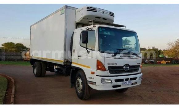 Buy Used Hino 300 Series Other Truck in Beitbridge in Matabeleland South Buy Used Hino 300 Series Other Truck in Beitbridge in Matabeleland South