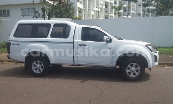 Acheter Occasion Voiture Isuzu KB Blanc à Chivhu, Midlands Acheter Occasion Voiture Isuzu KB Blanc à Chivhu, Midlands