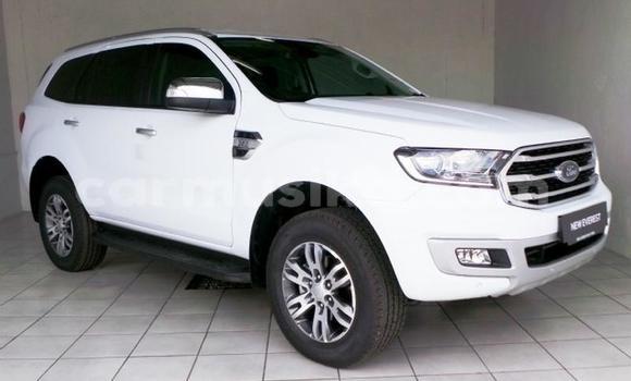 Buy Used Ford Everest White Car in Beitbridge in Matabeleland South Buy Used Ford Everest White Car in Beitbridge in Matabeleland South