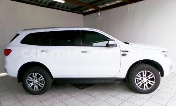 Buy Used Ford Everest White Car in Beitbridge in Matabeleland South Buy Used Ford Everest White Car in Beitbridge in Matabeleland South