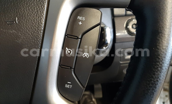 Buy Used Chevrolet Captiva White Car in Beitbridge in Matabeleland South Buy Used Chevrolet Captiva White Car in Beitbridge in Matabeleland South