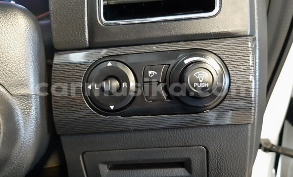 Buy Used Chevrolet Captiva White Car in Beitbridge in Matabeleland South Buy Used Chevrolet Captiva White Car in Beitbridge in Matabeleland South