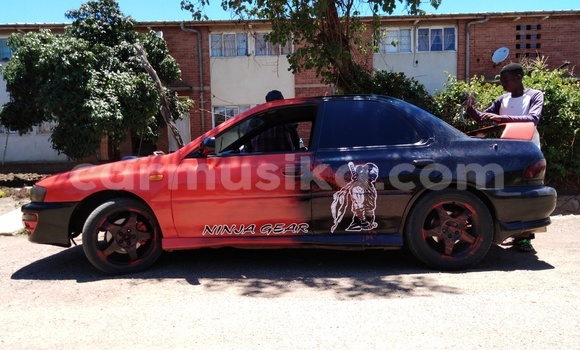 Nunua Ilio tumika Subaru Impreza Nyekundu Gari ndani ya Bulawayo nchini Bulawayo