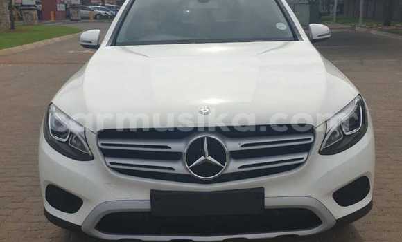 Acheter Occasion Voiture Mercedes‒Benz 250 Blanc à Beitbridge, Matabeleland South Acheter Occasion Voiture Mercedes‒Benz 250 Blanc à Beitbridge, Matabeleland South