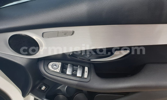 Acheter Occasion Voiture Mercedes‒Benz 250 Blanc à Beitbridge, Matabeleland South Acheter Occasion Voiture Mercedes‒Benz 250 Blanc à Beitbridge, Matabeleland South