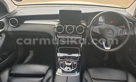 Acheter Occasion Voiture Mercedes‒Benz 250 Blanc à Beitbridge, Matabeleland South Acheter Occasion Voiture Mercedes‒Benz 250 Blanc à Beitbridge, Matabeleland South